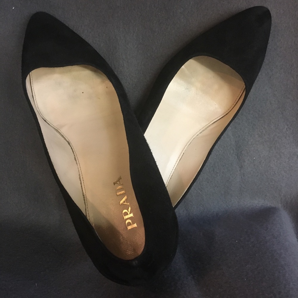 Prada kitten heel, velvet pumps.
